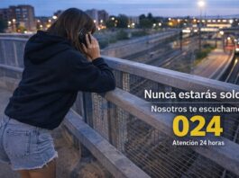 La rápida intervención de la Policía de Alcorcón evita una tragedia sobre las vías del tren