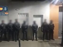 Golpe al tráfico de drogas en Alcorcón: desmantelan tres narcolocales e incautan una katana y un arma simulada