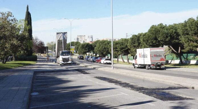 El plan de choque contra los baches ya actúa en estas calles de Alcorcón