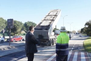 El plan de choque contra los baches ya actúa en estas calles de Alcorcón