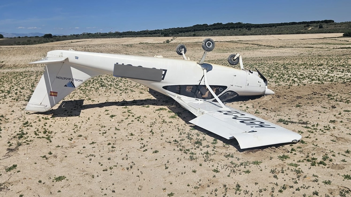 Una avioneta sufre un aterrizaje de emergencia en Alcorcón Una avioneta sufre un aterrizaje de emergencia en Alcorcón