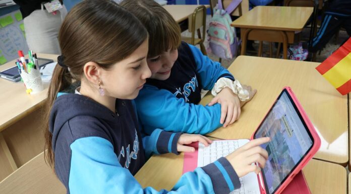 El Día del Libro en la era del ChatGPT: ¿Cómo leen y escriben hoy los jóvenes de nuestro entorno?