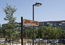 Alcorcón invierte más de 300.000 euros para cubrir una pista deportiva en el Parque de Gloria Fuertes