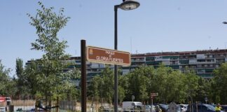 Alcorcón invierte más de 300.000 euros para cubrir una pista deportiva en el Parque de Gloria Fuertes