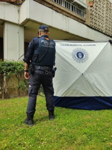 El tren de vida que salvó a un varón tras una caída desde un tercer piso en Alcorcón