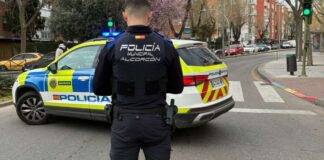 Intervención policial en Alcorcón detecta a un motorista trabajando sin permiso