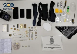 Dos detenidos por robar en viviendas en Alcorcón