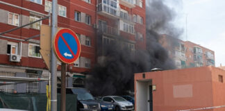Incendio en un garaje comunitario de Alcorcón: tres vehículos han resultado afectados