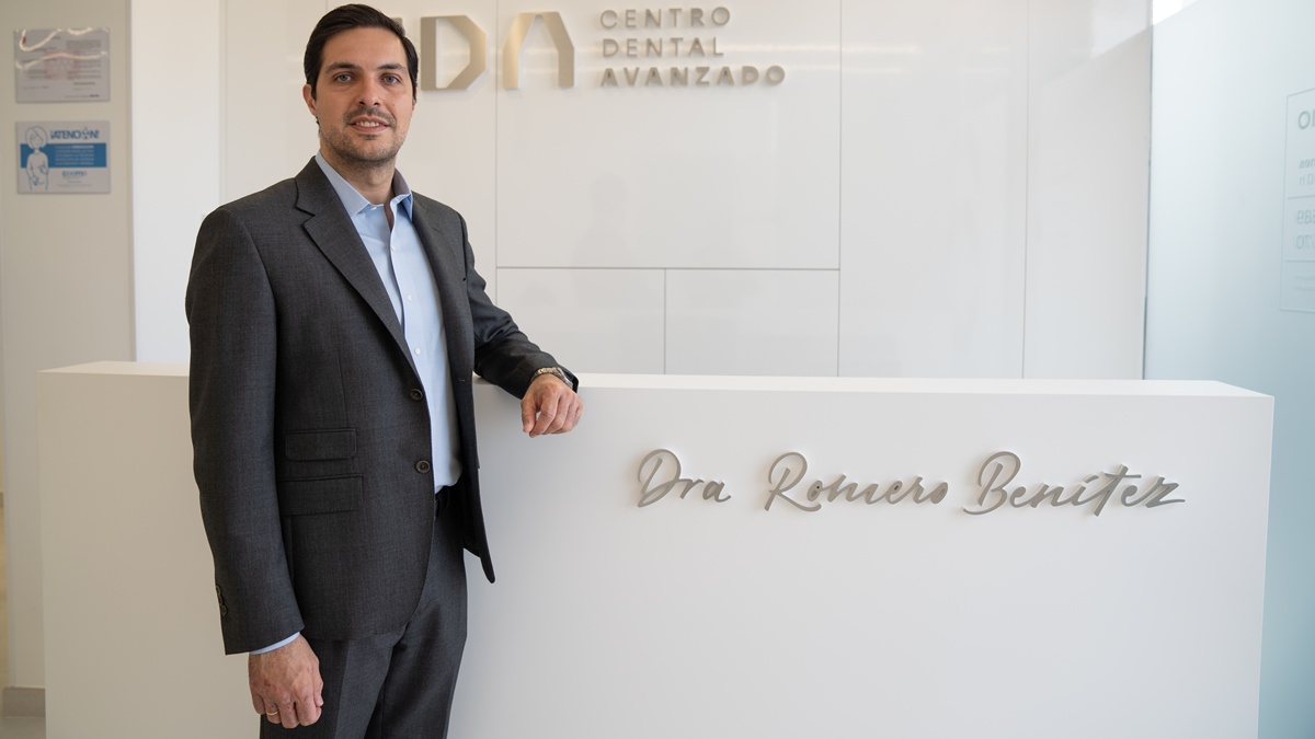 Raúl Tena, cofundador de Centro Dental Avanzado en Alcorcón: “El trato con los pacientes es muy bonito. Se sienten como en casa“
