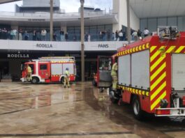 Evacuado el Centro Comercial TresAguas de Alcorcón por un incendio en un restaurante Evacuado el Centro Comercial TresAguas de Alcorcón por un incendio en un restaurante