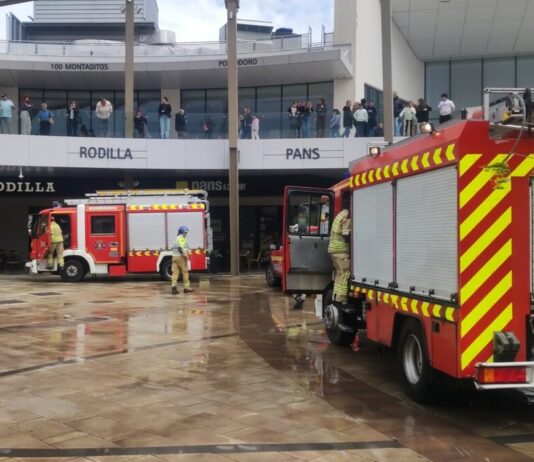 Evacuado el Centro Comercial TresAguas de Alcorcón por un incendio en un restaurante Evacuado el Centro Comercial TresAguas de Alcorcón por un incendio en un restaurante
