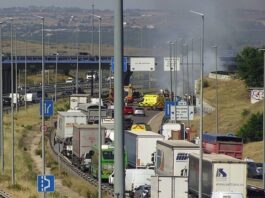 Accidente de tráfico en la A-5 con varios vehículos implicados: los Bomberos de Alcorcón aseguran la zona Accidente de tráfico en la A-5 con varios vehículos implicados: los Bomberos de Alcorcón aseguran la zona