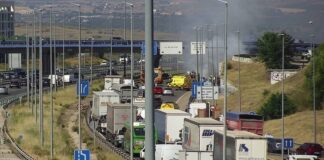 Accidente de tráfico en la A-5 con varios vehículos implicados: los Bomberos de Alcorcón aseguran la zona