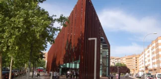 Llega a Alcorcón la exposición de pirograbado 'Madera y fuego'