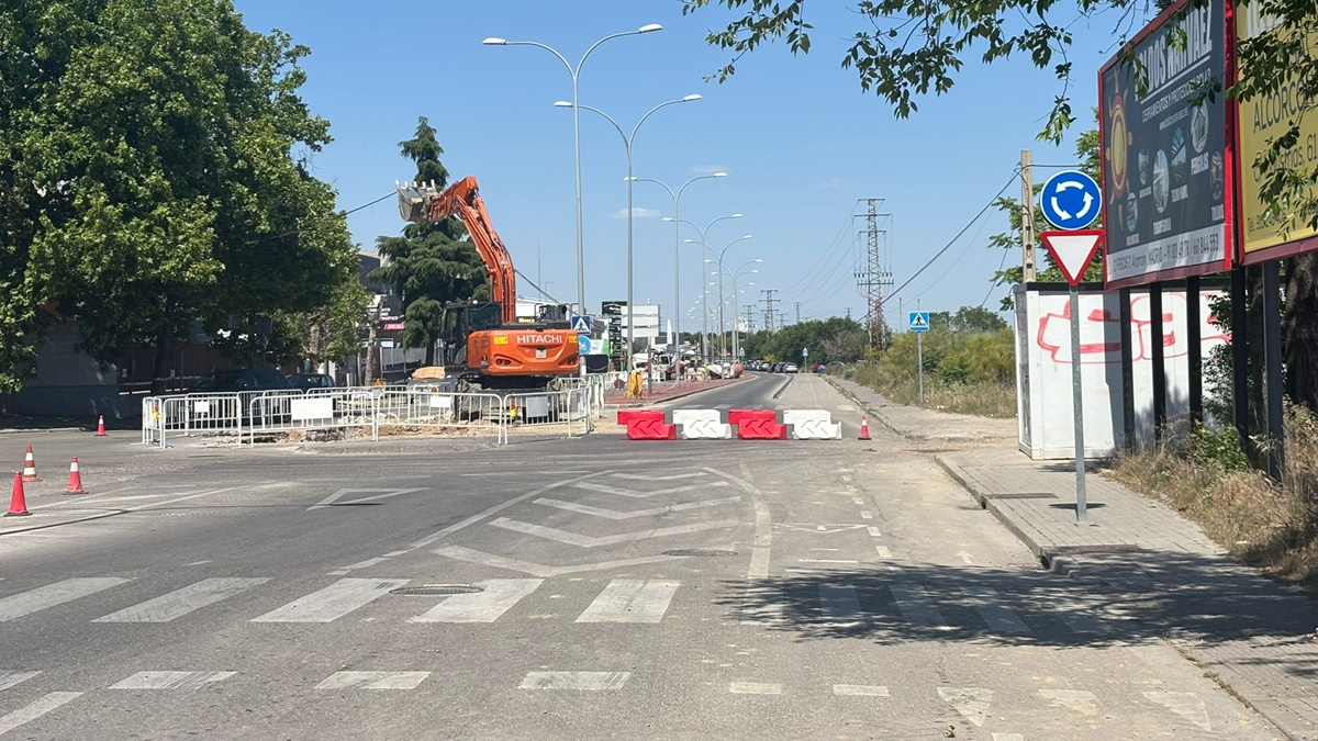 El corte de un cable deja sin electricidad ni internet a una parte del Polígono Urtinsa en Alcorcón El corte de un cable deja sin electricidad ni internet a una parte del Polígono Urtinsa en Alcorcón