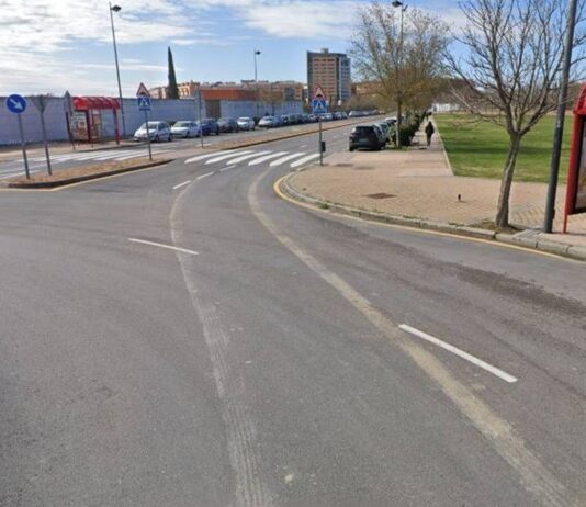 Una zona de la calle Viena de Alcorcón sufre un corte de agua hasta final de mes