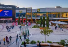 Restaurado el funcionamiento del Centro Comercial TresAguas de Alcorcón tras el incendio en un restaurante