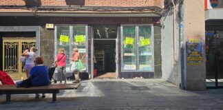 La droguería Abraham cierra sus puertas en Alcorcón con liquidación de productos incluida