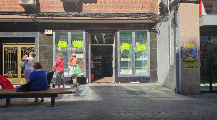 La droguería Abraham cierra sus puertas en Alcorcón con liquidación de productos incluida