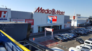 Roban de madrugada en el Media Markt de Parque Oeste en Alcorcón: los ladrones huyeron por la M-40