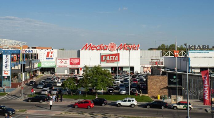 Roban de madrugada en el Media Markt de Parque Oeste en Alcorcón: los ladrones huyeron por la M-40