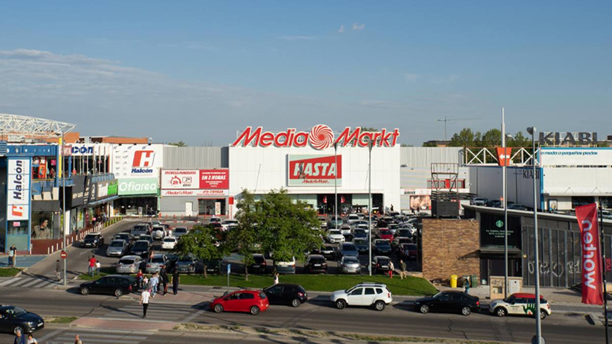 Roban de madrugada en el Media Markt de Parque Oeste en Alcorcón: los ladrones huyeron por la M-40