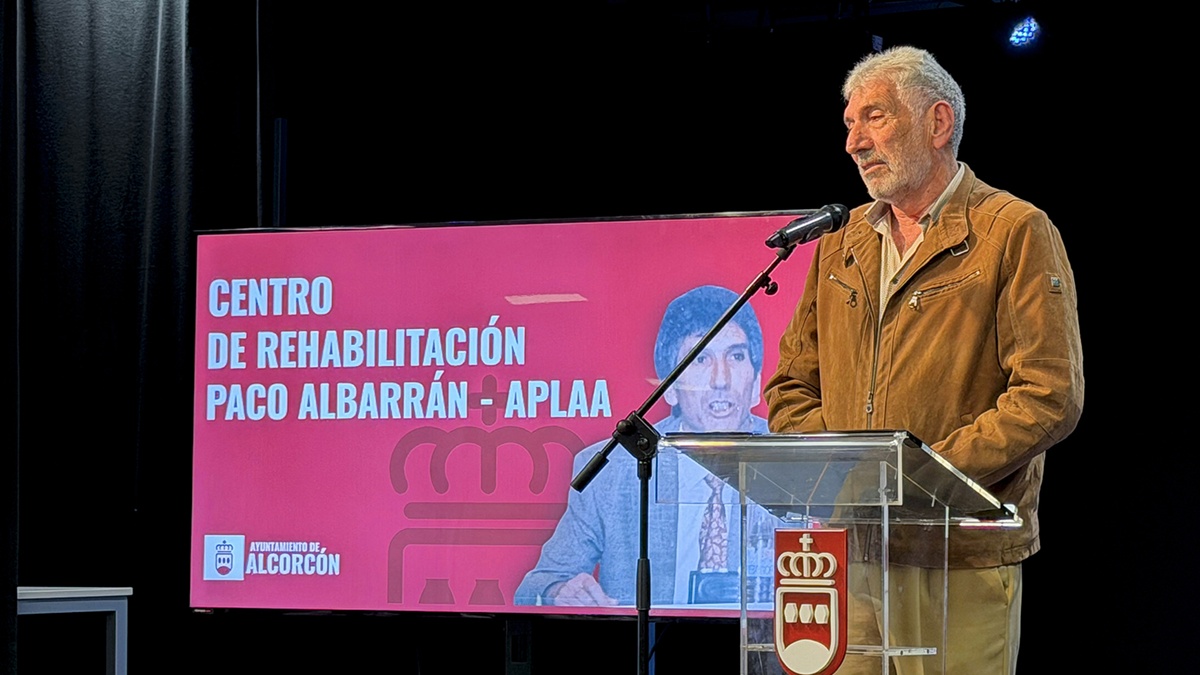 El centro de rehabilitación de APLAA en Alcorcón ya lleva el nombre de Paco Albarrán