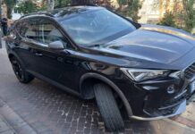 Un conductor estrella su coche a las puertas de un centro escolar en Alcorcón y da positivo en alcohol y drogas