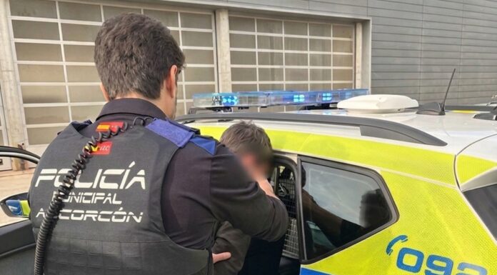 Detenido un varón en Alcorcón por un presunto delito de violencia de género y otro contra la salud pública