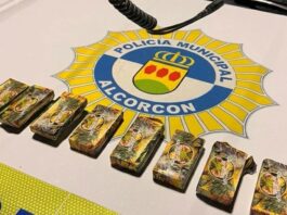 Detienen a dos varones con ocho tabletas de presunto hachís en Alcorcón