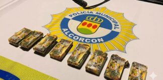 Detienen a dos varones con ocho tabletas de presunto hachís en Alcorcón