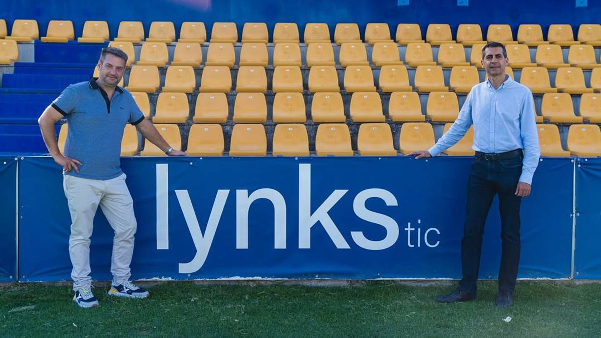 Antonio Sáez se convierte en el nuevo presidente del Alcorcón Antonio Sáez se convierte en el nuevo presidente del Alcorcón