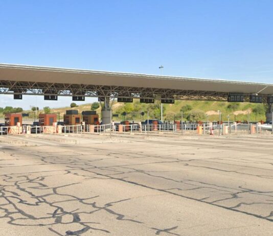Muere un joven tras salirse de la vía y chocar contra un peaje en la R-5 a la altura de Alcorcón