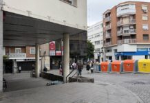 Los comercios de la calle Mayor de Alcorcón piden mayor seguridad y limpieza tras los casos de robos en la ciudad Los comercios de la calle Mayor de Alcorcón piden mayor seguridad y limpieza tras los casos de robos en la ciudad