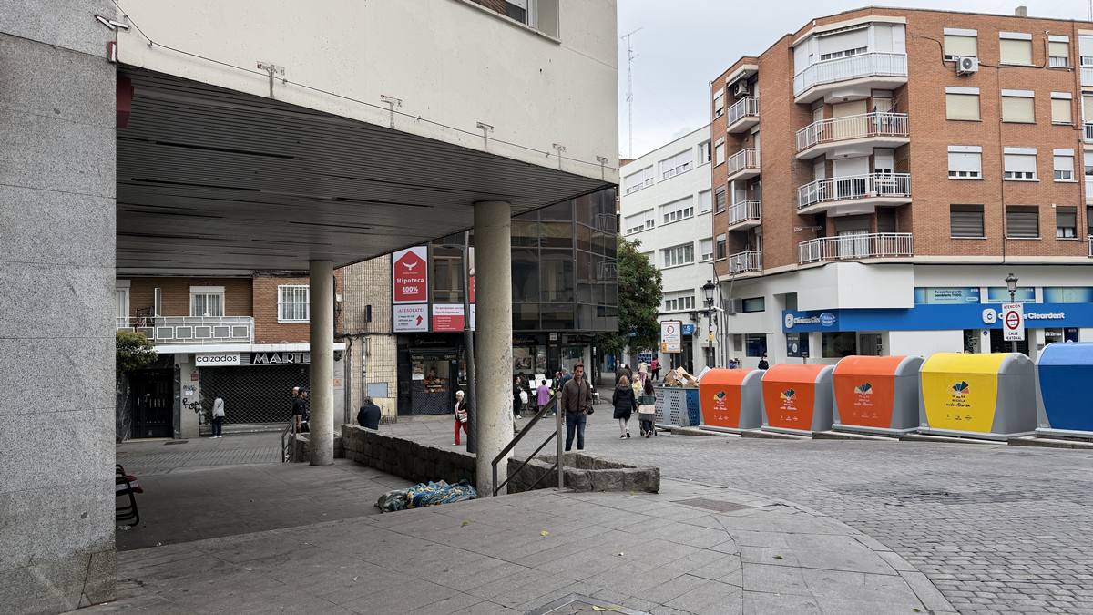 Los comercios de la calle Mayor de Alcorcón piden mayor seguridad y limpieza tras los casos de robos en la ciudad
