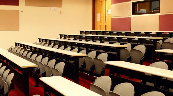 Miles de familias de Alcorcón pendientes de una posible huelga educativa en septiembre