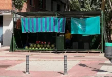 La apertura de los puestos de melones anuncian la llegada del verano a Alcorcón