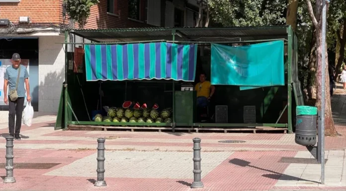 La apertura de los puestos de melones anuncian la llegada del verano a Alcorcón