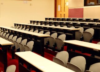 Convocada una huelga indefinida en la educación pública que afectará a Alcorcón en octubre