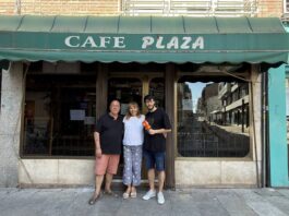 El Bar Plaza se despide de Alcorcón: Pedro y Asunción se jubilan tras 53 años de historia El Bar Plaza se despide de Alcorcón: Pedro y Asunción se jubilan tras 53 años de historia