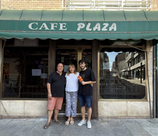 El Bar Plaza se despide de Alcorcón: Pedro y Asunción se jubilan tras 53 años de historia El Bar Plaza se despide de Alcorcón: Pedro y Asunción se jubilan tras 53 años de historia