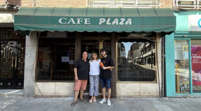 El Bar Plaza se despide de Alcorcón: Pedro y Asunción se jubilan tras 53 años de historia El Bar Plaza se despide de Alcorcón: Pedro y Asunción se jubilan tras 53 años de historia
