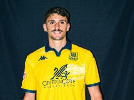 El Alcorcón presenta su nueva camiseta para la temporada 2026/27