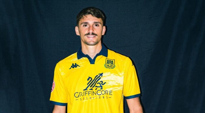 El Alcorcón presenta su nueva camiseta para la temporada 2026/27 El Alcorcón presenta su nueva camiseta para la temporada 2026/27