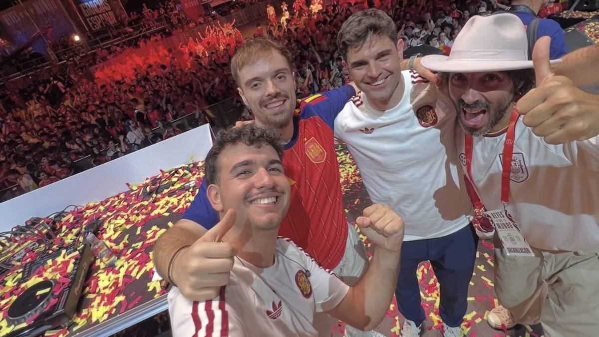 Alcorcón es protagonista en la celebración del Mundial de España gracias a Dani Gordo Alcorcón es protagonista en la celebración del Mundial de España gracias a Dani Gordo