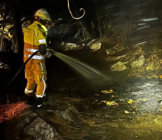 Triple actuación de los bomberos de Alcorcón: un accidente, un rescate y un incendio Triple actuación de los bomberos de Alcorcón: un accidente, un rescate y un incendio