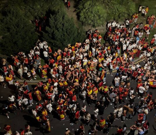 Así ha celebrado Alcorcón la victoria de España frente a Argentina en el Mundial Así ha celebrado Alcorcón la victoria de España frente a Argentina en el Mundial