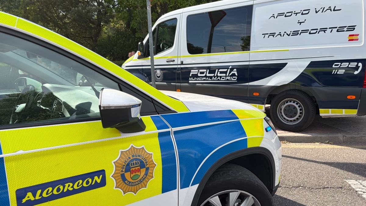 Una persecución policial acaba en Alcorcón tras una huida y dos coches dañados