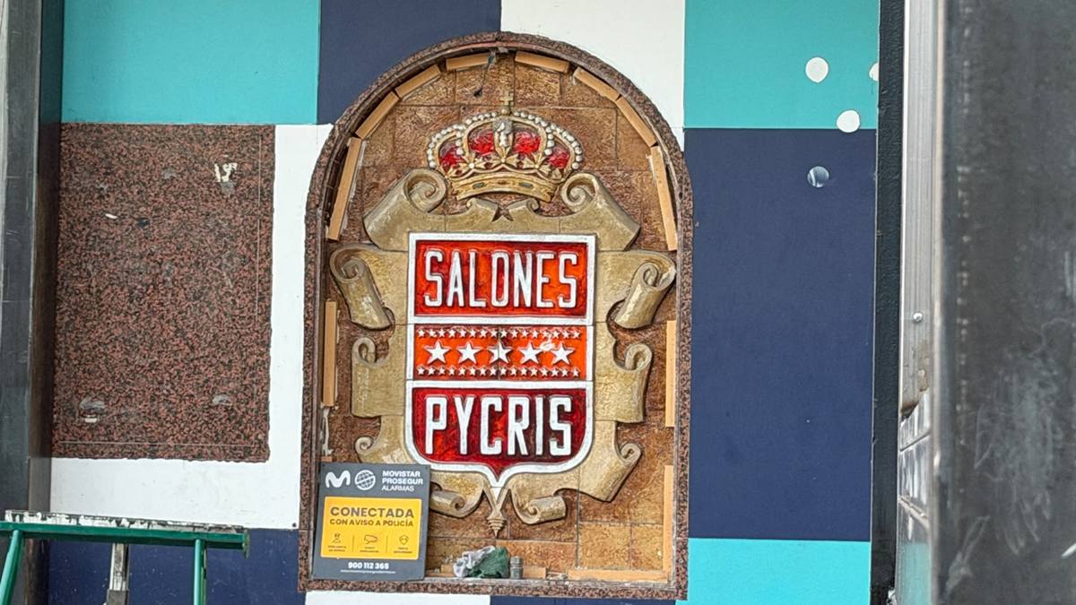 El escudo de los salones Pycris adornará la entrada de la nueva Supercervecería de Alcorcón