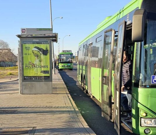 Ultimátum de Alcorcón para que los buses vuelvan a Príncipe Pío: 500 días de “apeadero chapucero” El calor en Cuatro Vientos es insoportable. Ultimátum de Alcorcón para que los buses vuelvan a Príncipe Pío: 500 días de “apeadero chapucero“